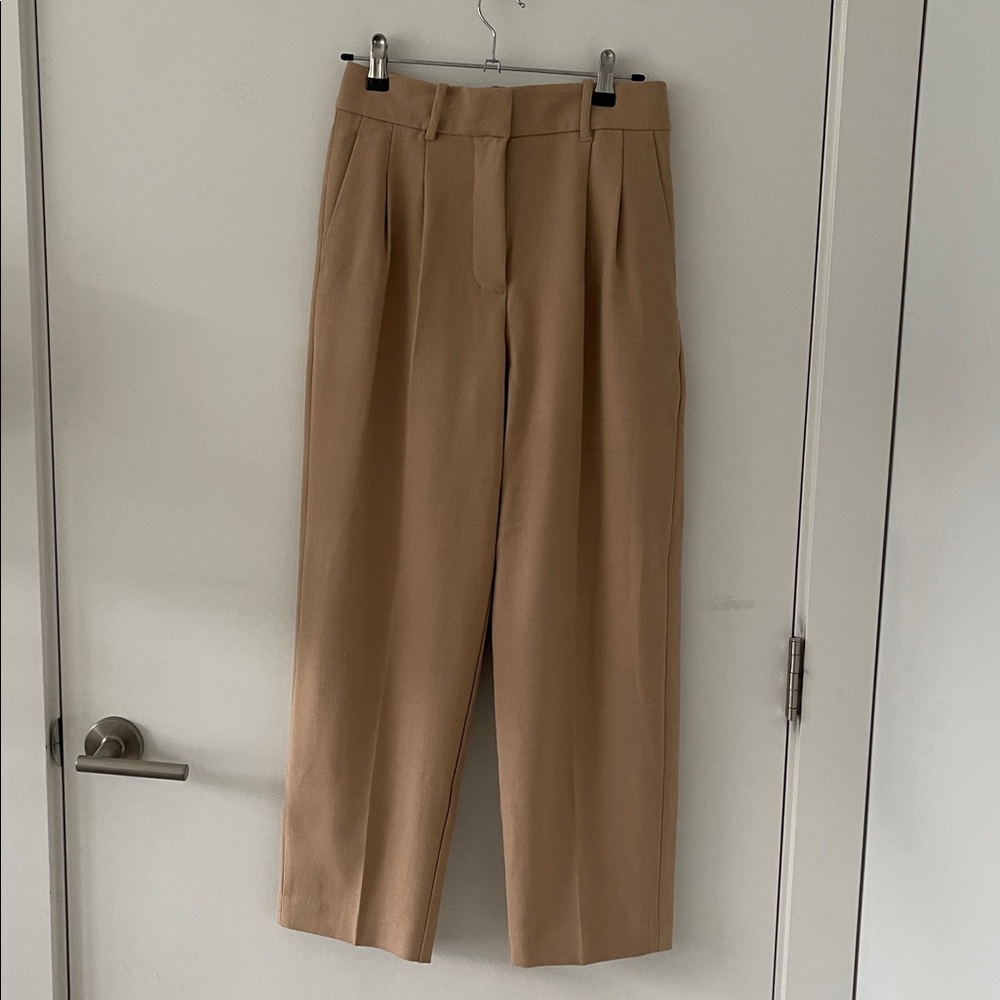 Aritizia | Carrot Pant in Tannin - Picture 2 of 5